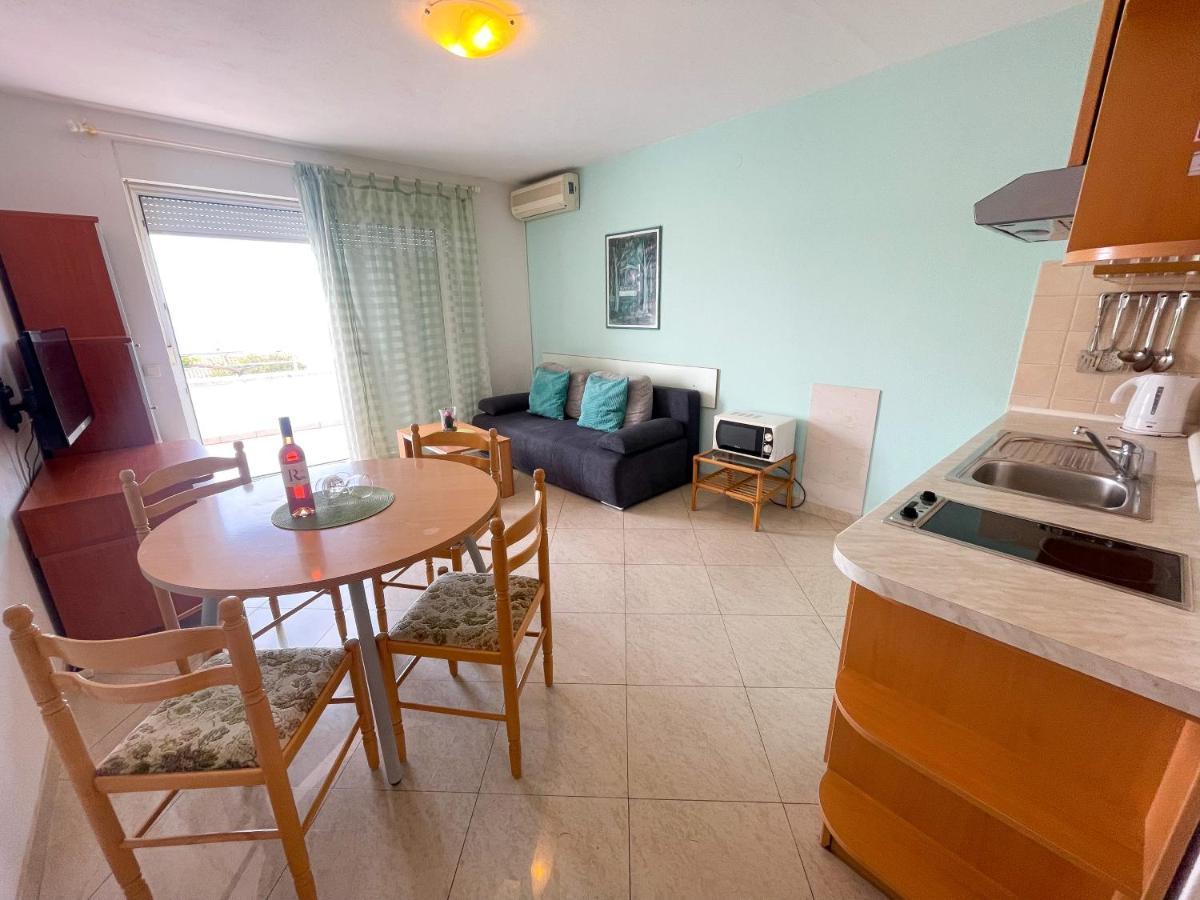 Apartmani Toni Dramalj Exteriör bild