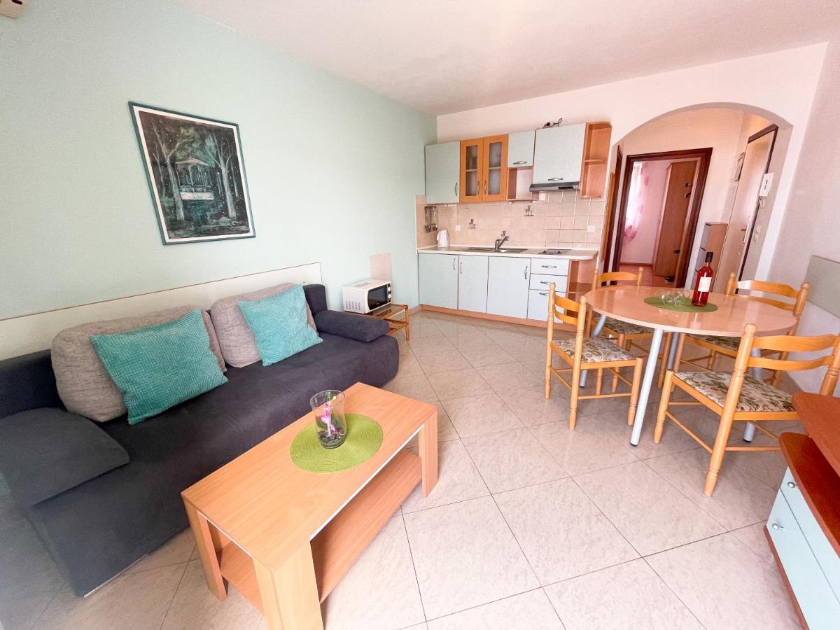 Apartmani Toni Dramalj Exteriör bild