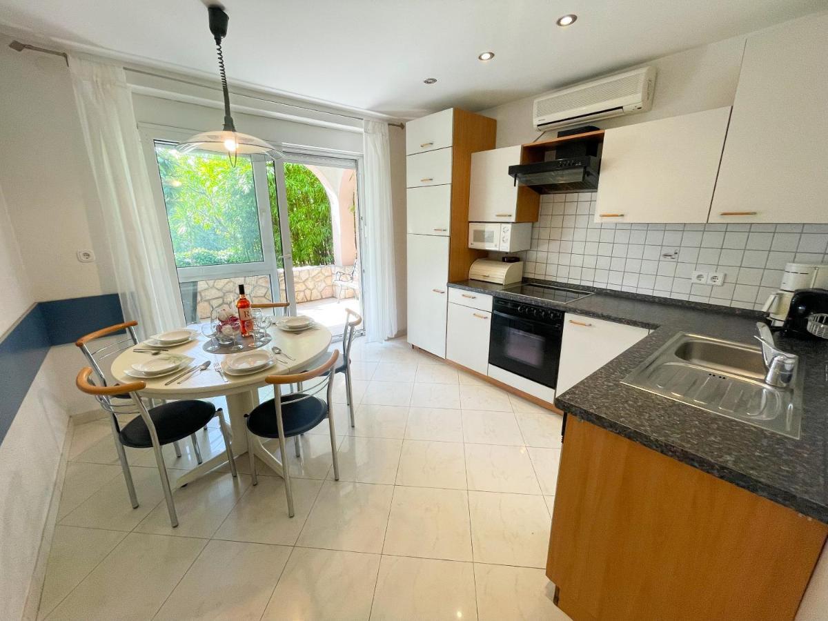 Apartmani Toni Dramalj Exteriör bild